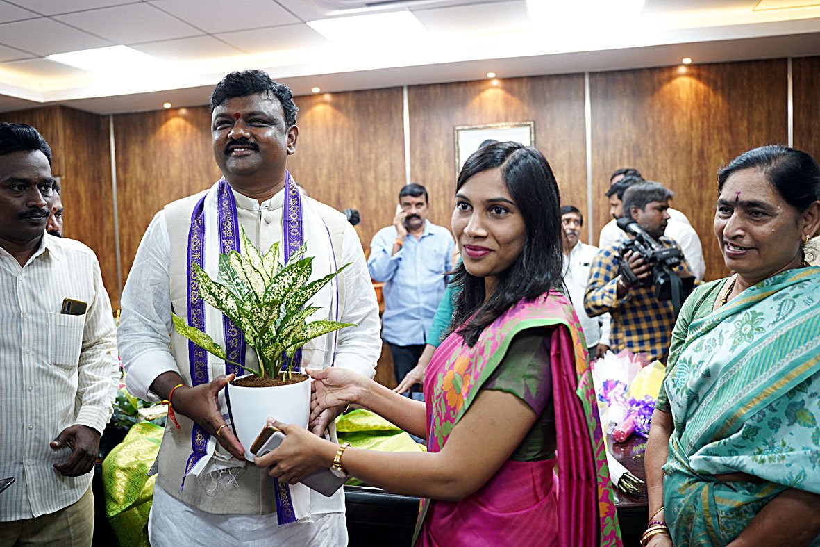 Sincerity Carafe Sundar Raj