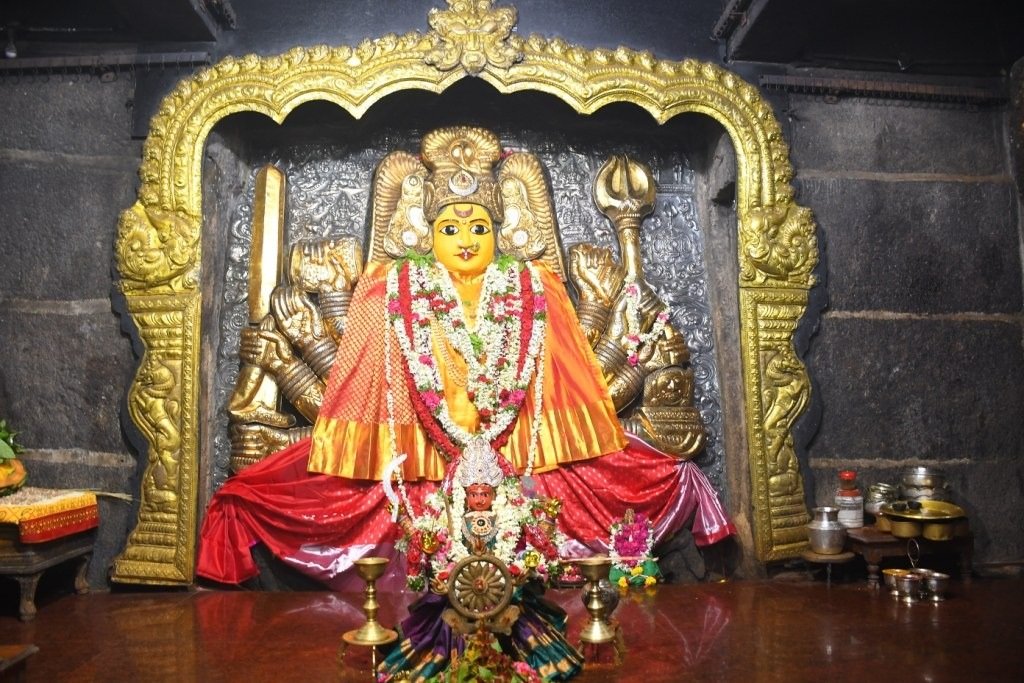 Bhadrakali in Kapalini ornamentation