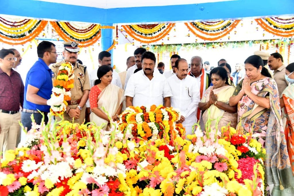 The Governor is undermining the spirit of the Constitution