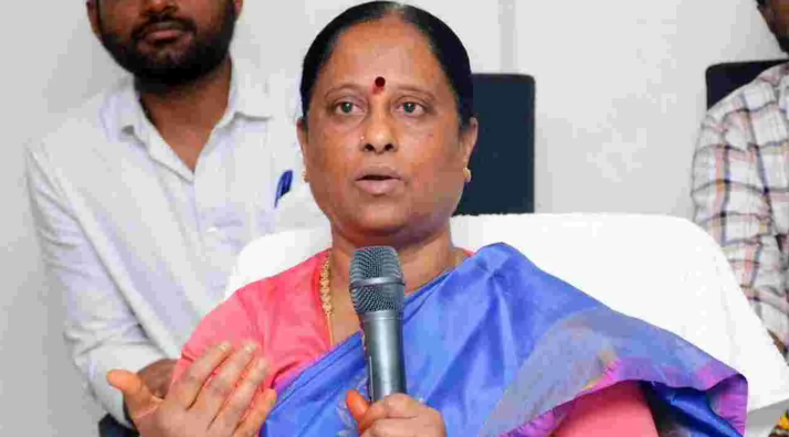Minister Konda Surekha: Minister Konda Surekha's letter to top AICC leaders.. because..