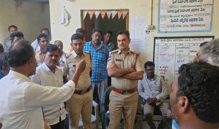 Detention Of Irrigation Officers In Panchayat Office