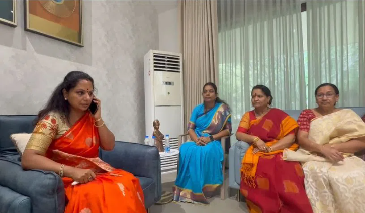 Brs Mlc Kavitha Condolence To Woman Molest In Mmts Train