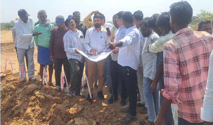 Officials Inspected The Ranganayaka Sagar Canal On The Instructions Of Ktr