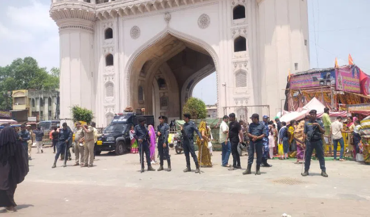 Police Tight Security In Old City After Waqf Bills Passed In Parliament